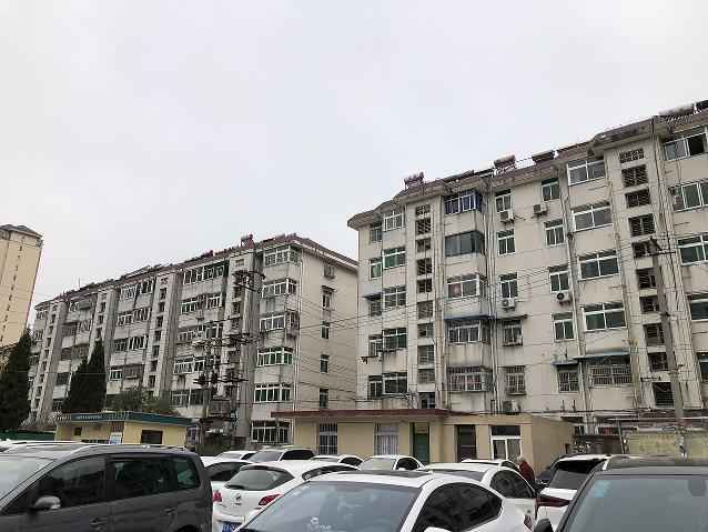 �Ϸ���**�´�С�^���и����Ŀ�漰��λ�ںϷ��кɻ�·�����ƌW�u·�|������·�ϺϷ���**�´�С�^סլ�÷�ͬ�^�������ͨ��Ʒ���Ј��r���u���Ŀ